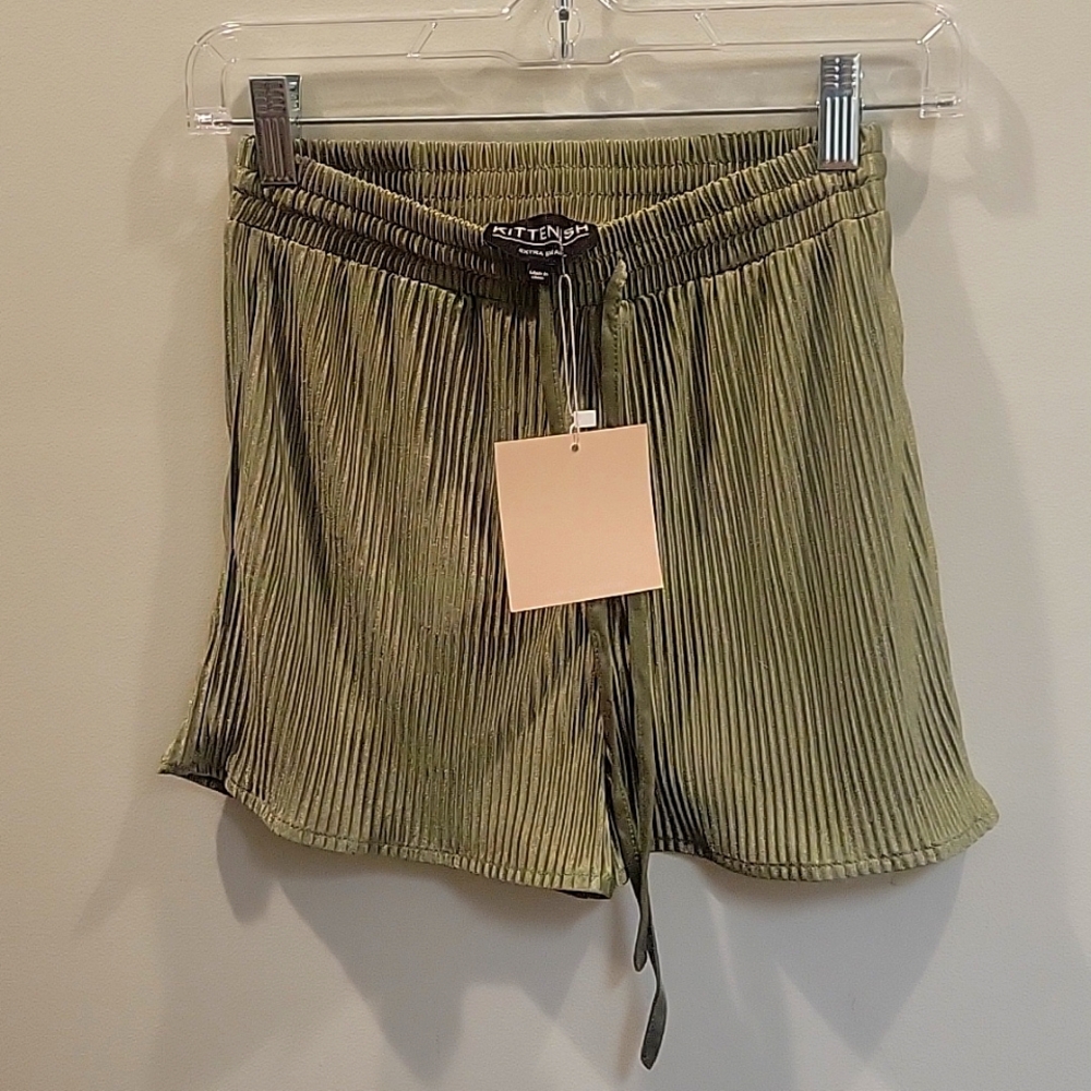 Olive pleated shorts